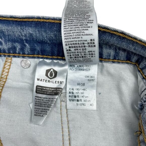 NWT LEVI'S 405 Standard Denim Shorts Sz 58 Distressing - Picture 5 of 7